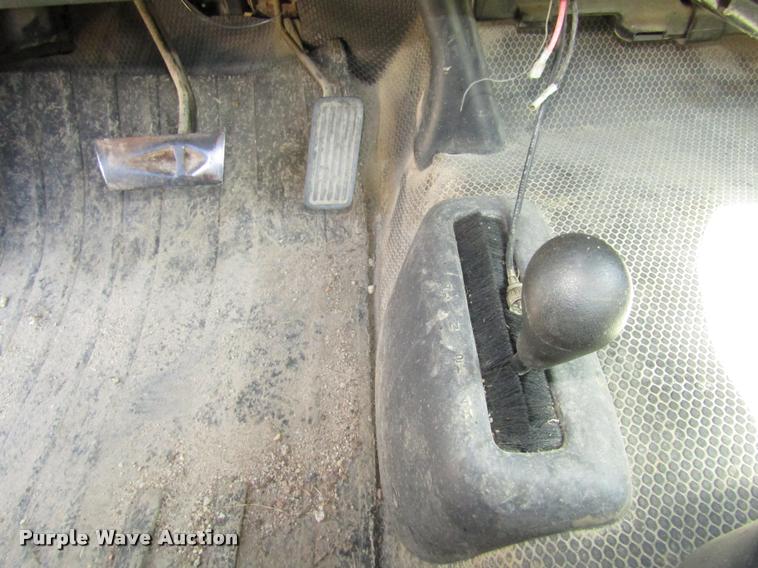 image for item DA3129 2002 Chevrolet Silverado 1500 pickup truck