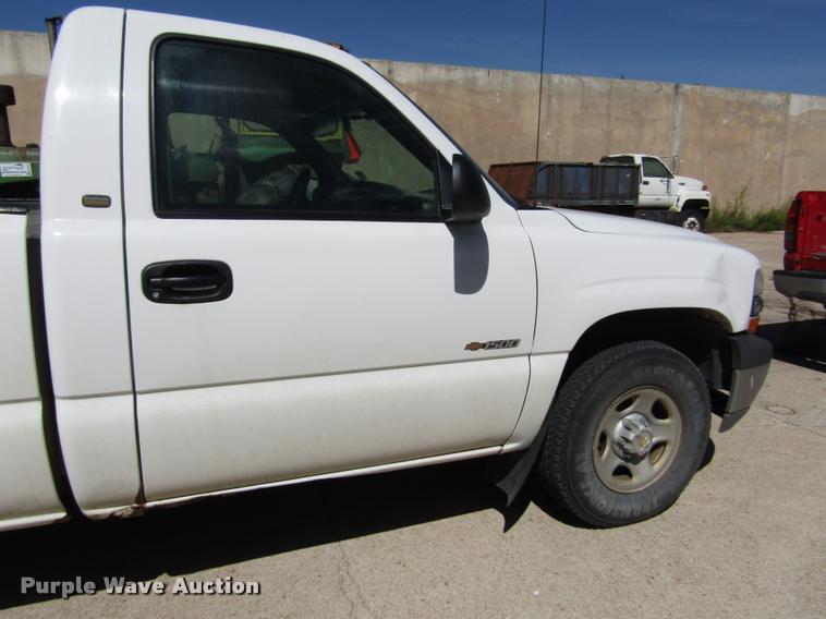 image for item DA3129 2002 Chevrolet Silverado 1500 pickup truck