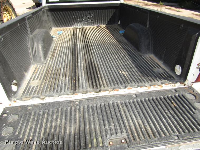 image for item DA3129 2002 Chevrolet Silverado 1500 pickup truck