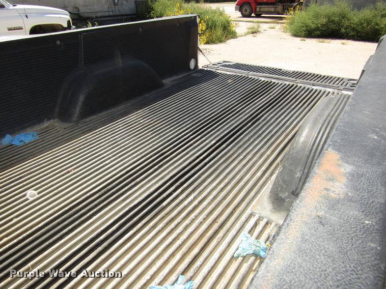 image for item DA3129 2002 Chevrolet Silverado 1500 pickup truck