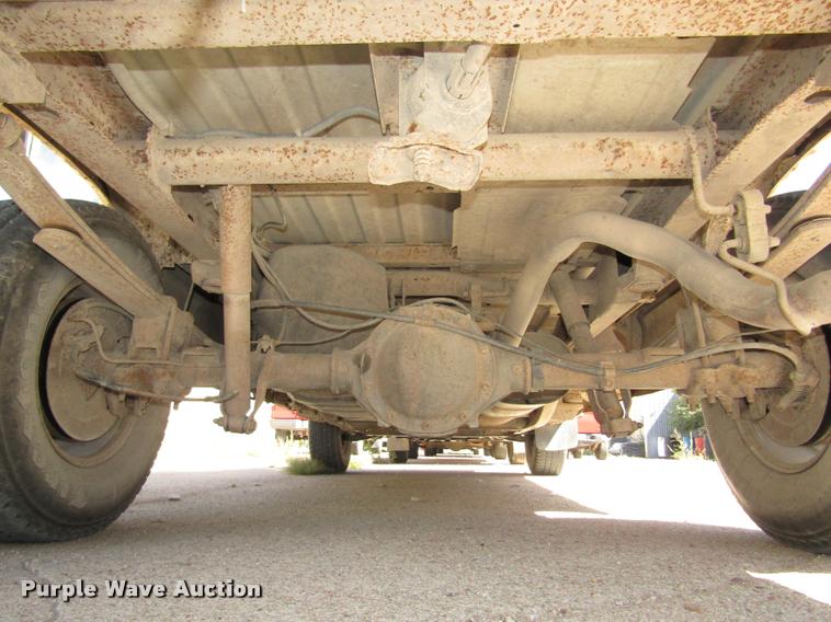 image for item DA3129 2002 Chevrolet Silverado 1500 pickup truck