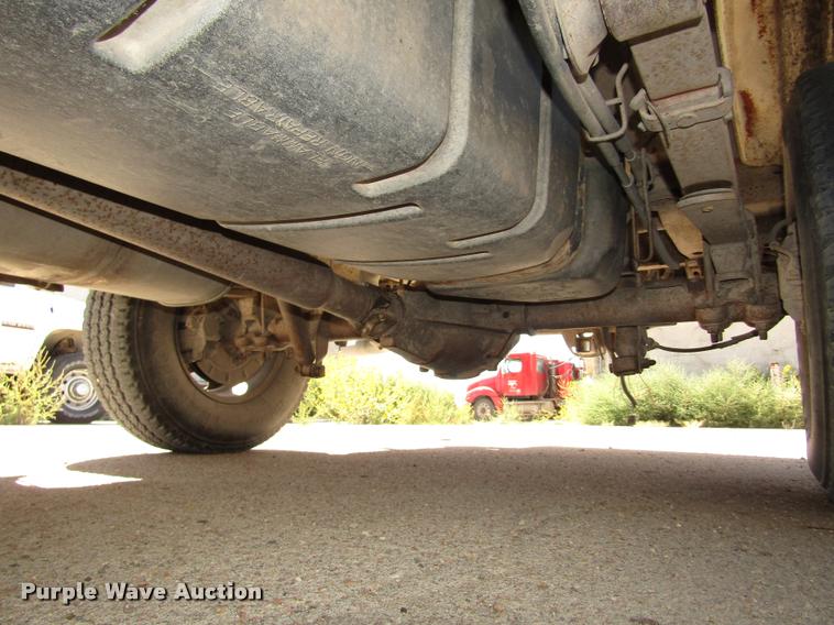 image for item DA3129 2002 Chevrolet Silverado 1500 pickup truck