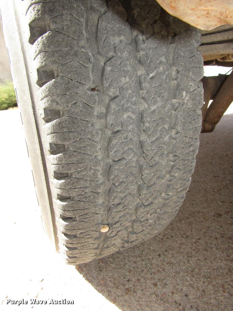 image for item DA3129 2002 Chevrolet Silverado 1500 pickup truck