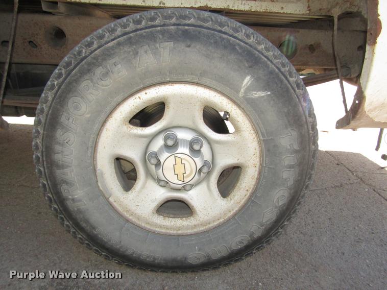 image for item DA3129 2002 Chevrolet Silverado 1500 pickup truck