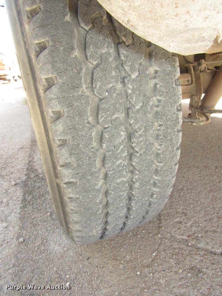 image for item DA3129 2002 Chevrolet Silverado 1500 pickup truck