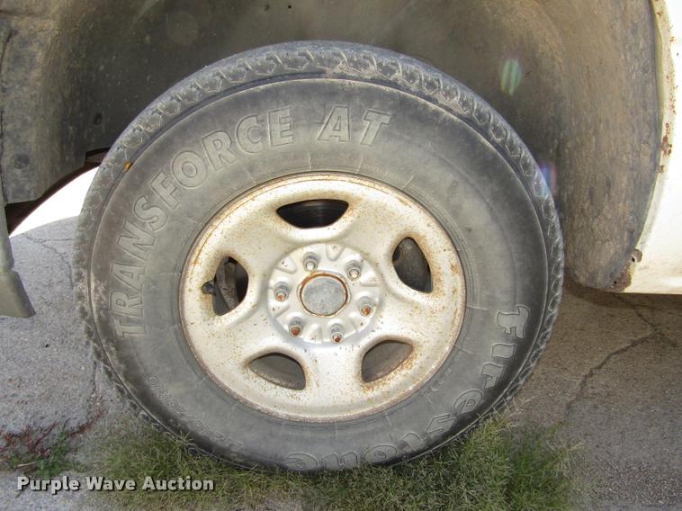 image for item DA3129 2002 Chevrolet Silverado 1500 pickup truck