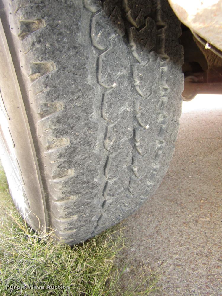 image for item DA3129 2002 Chevrolet Silverado 1500 pickup truck