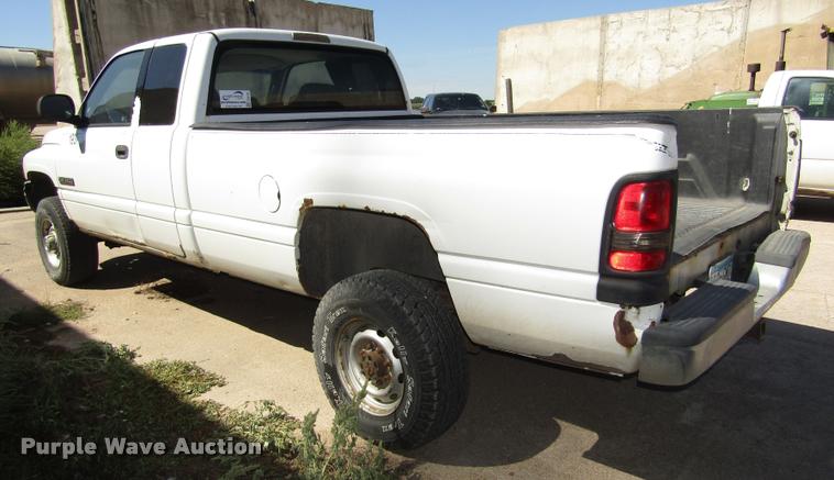 image for item DA3130 2001 Dodge Ram 2500 pickup truck