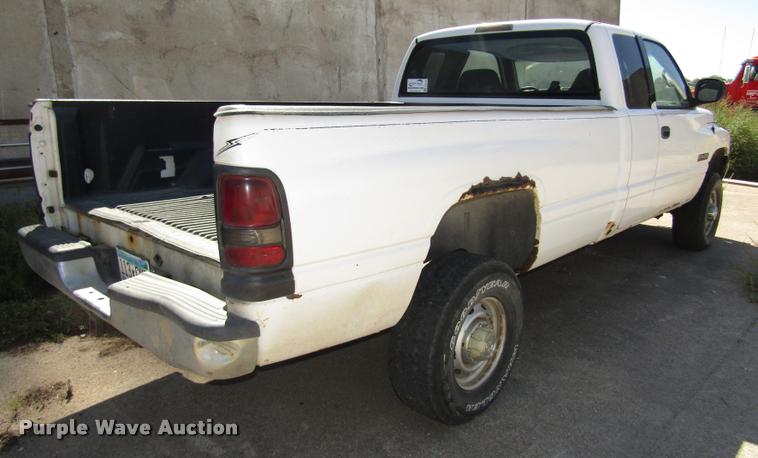 image for item DA3130 2001 Dodge Ram 2500 pickup truck