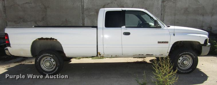 image for item DA3130 2001 Dodge Ram 2500 pickup truck