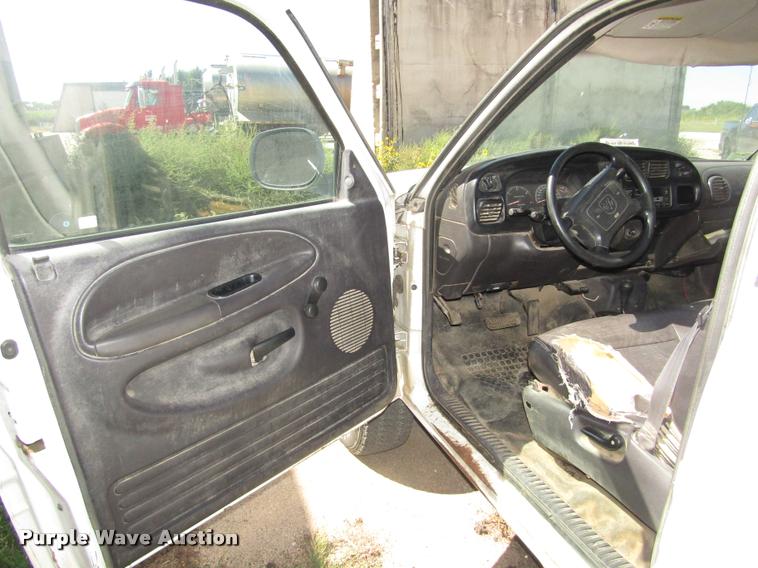 image for item DA3130 2001 Dodge Ram 2500 pickup truck