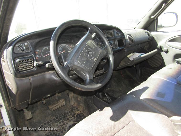 image for item DA3130 2001 Dodge Ram 2500 pickup truck