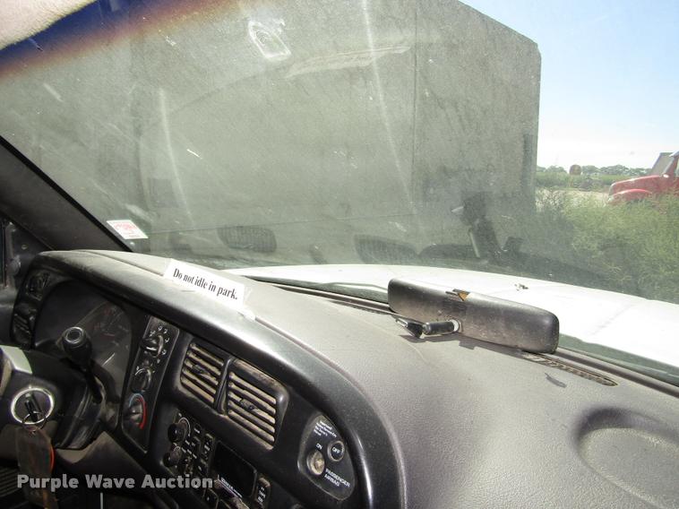 image for item DA3130 2001 Dodge Ram 2500 pickup truck