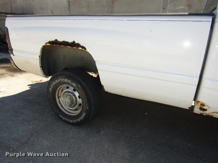 image for item DA3130 2001 Dodge Ram 2500 pickup truck