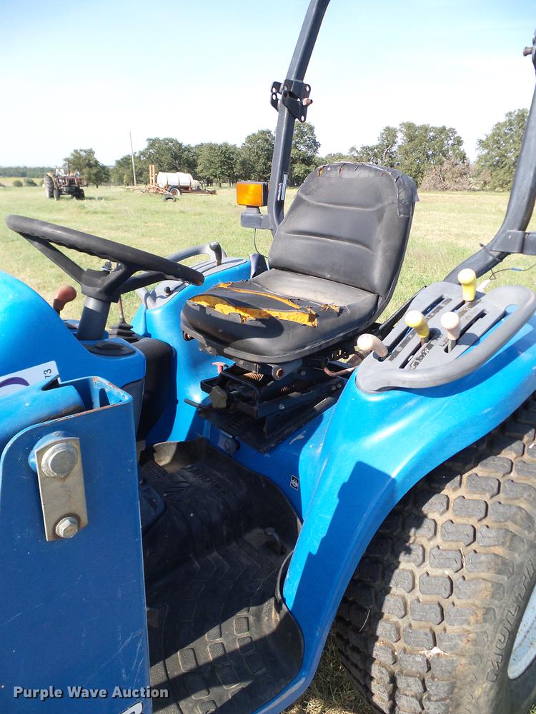 image for item DA6873 2000 New Holland TC29D MFWD tractor