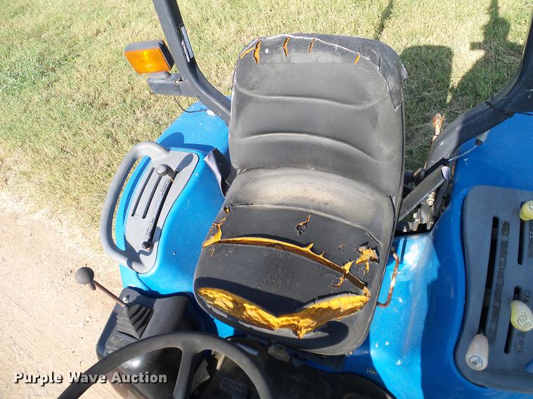 image for item DA6873 2000 New Holland TC29D MFWD tractor