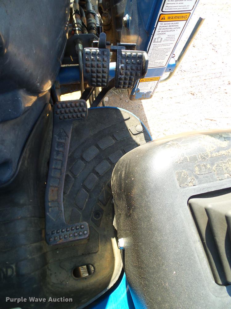 image for item DA6873 2000 New Holland TC29D MFWD tractor