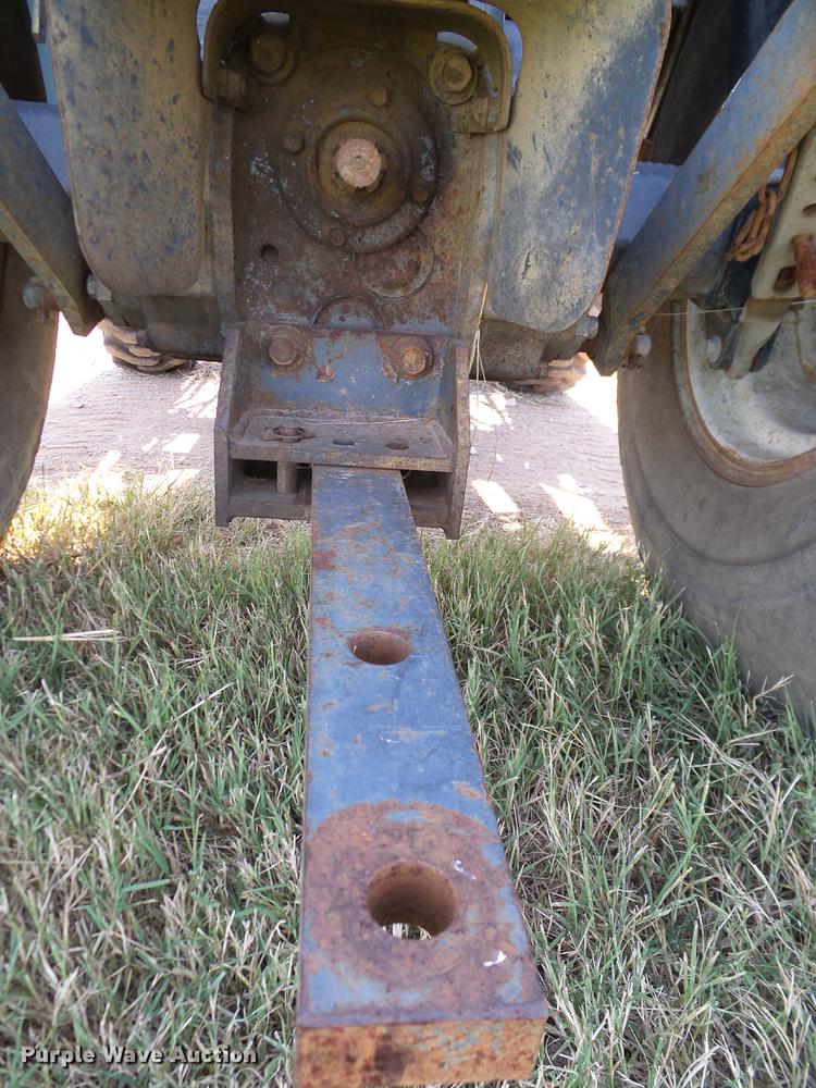 image for item DA6873 2000 New Holland TC29D MFWD tractor