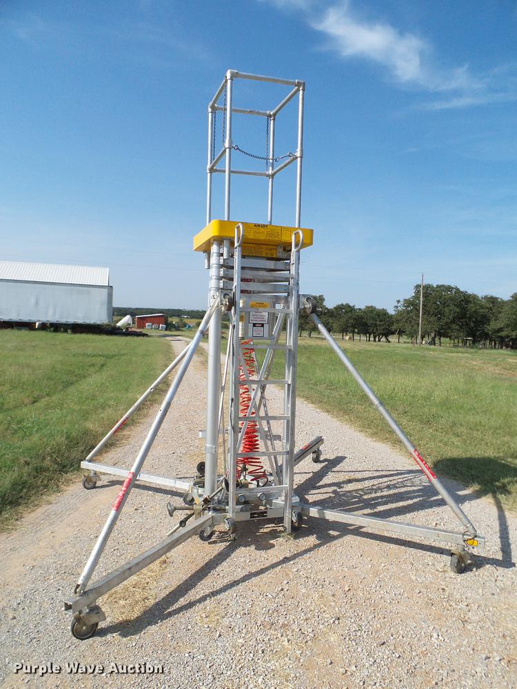 image for item DA6876 Airlift 3024 pneumatic man lift