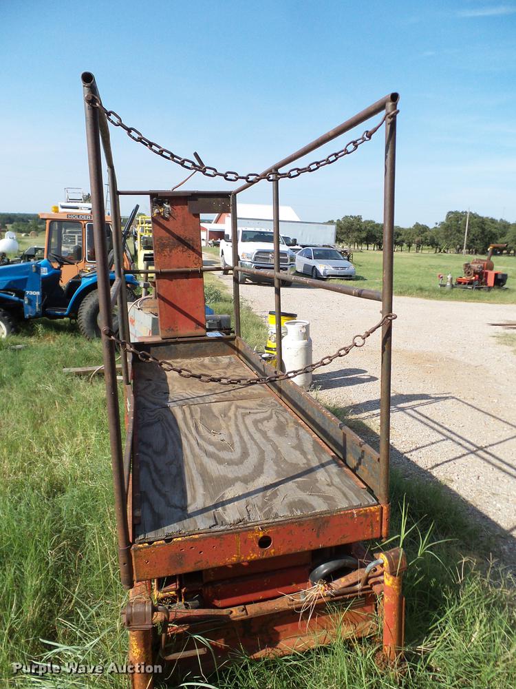 image for item DA6877 Pac-craft 116B SP Hefty Herman scissor lift
