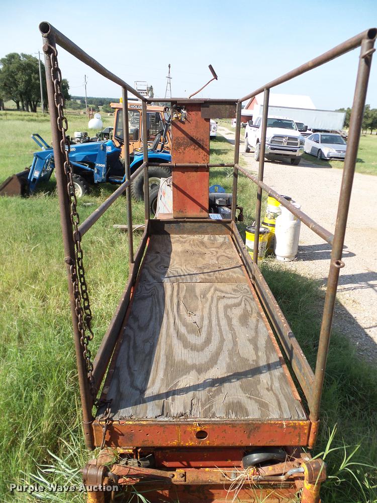 image for item DA6877 Pac-craft 116B SP Hefty Herman scissor lift