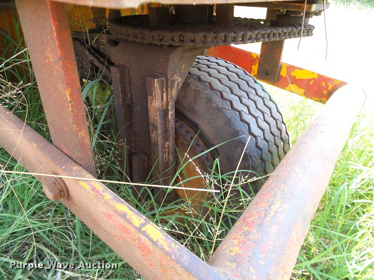 image for item DA6877 Pac-craft 116B SP Hefty Herman scissor lift