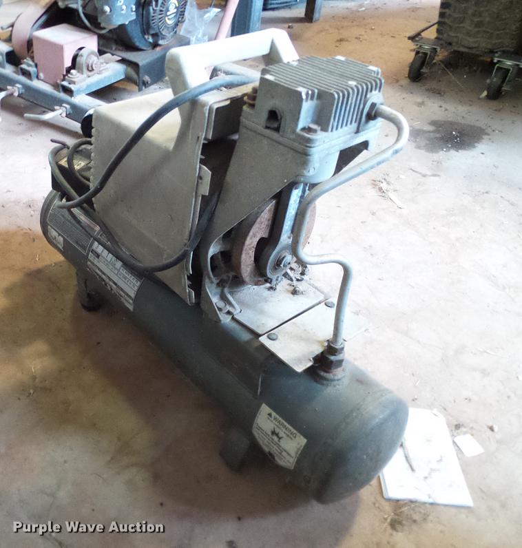 image for item DA6880 Steel Driver air compressor