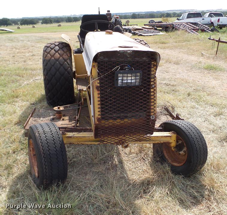 image for item DA6885 1972 Cub Cadet 154 Loboy tractor