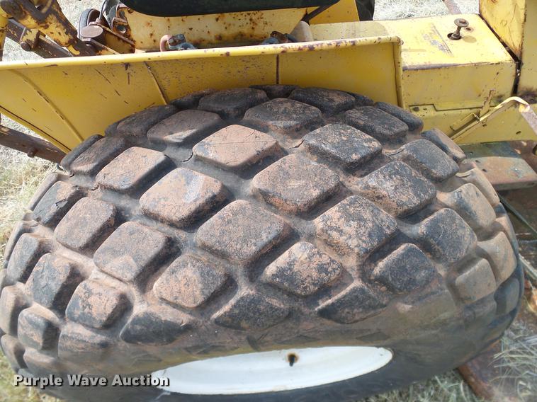 image for item DA6885 1972 Cub Cadet 154 Loboy tractor