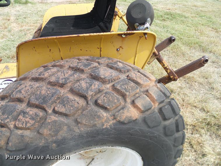 image for item DA6885 1972 Cub Cadet 154 Loboy tractor