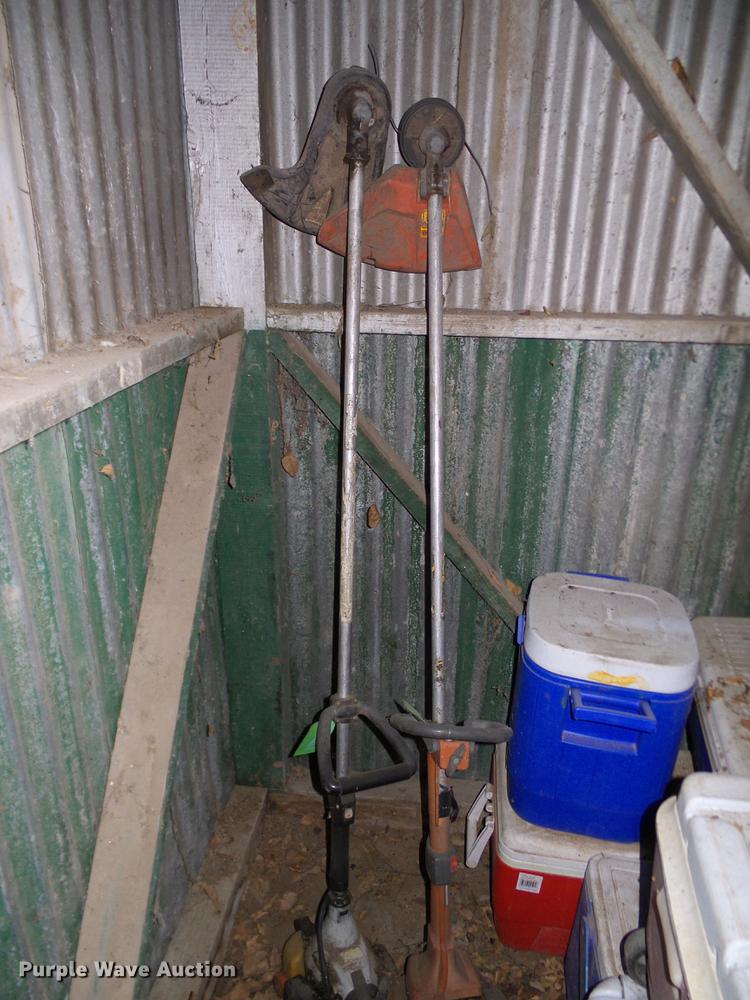 image for item DA6890 Lawn and garden equipment