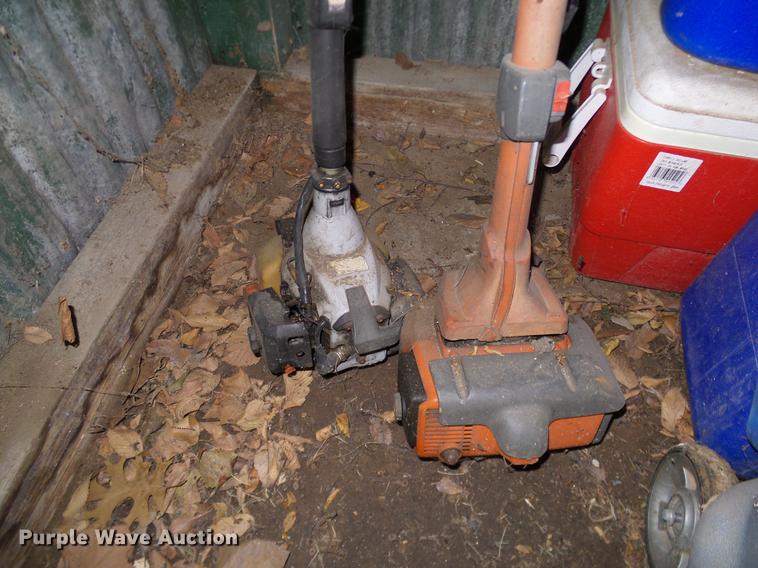 image for item DA6890 Lawn and garden equipment