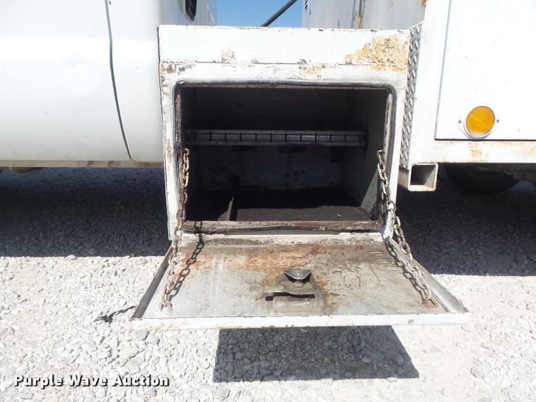 image for item DB6439 Turner Body 60.52.1T.FFSD utility bed with crane