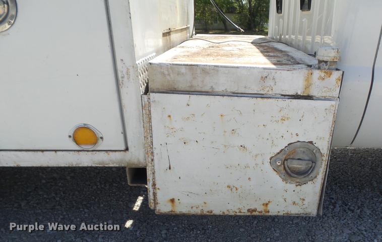 image for item DB6439 Turner Body 60.52.1T.FFSD utility bed with crane