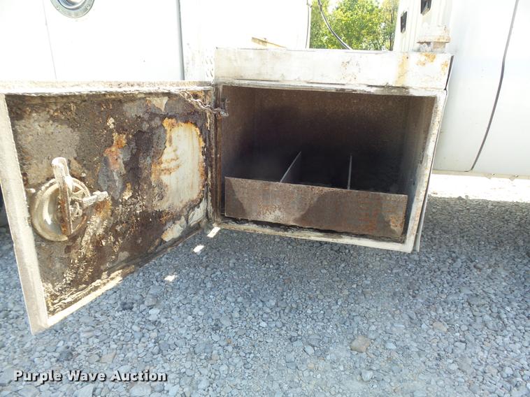 image for item DB6439 Turner Body 60.52.1T.FFSD utility bed with crane