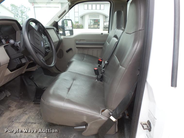 image for item DB8173 2009 Ford F550 Super Duty flatbed truck