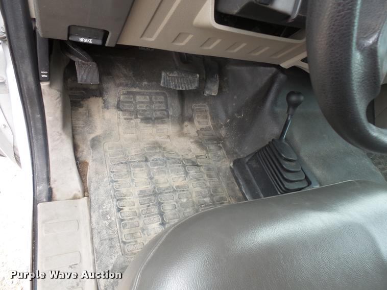 image for item DB8173 2009 Ford F550 Super Duty flatbed truck