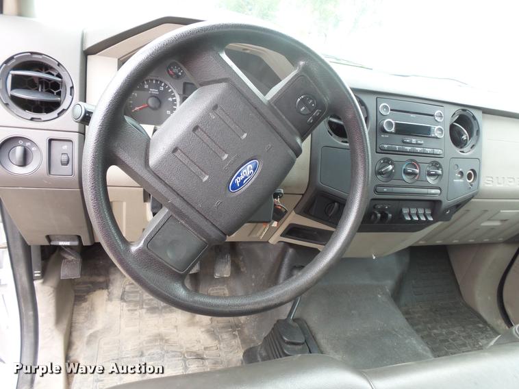 image for item DB8173 2009 Ford F550 Super Duty flatbed truck