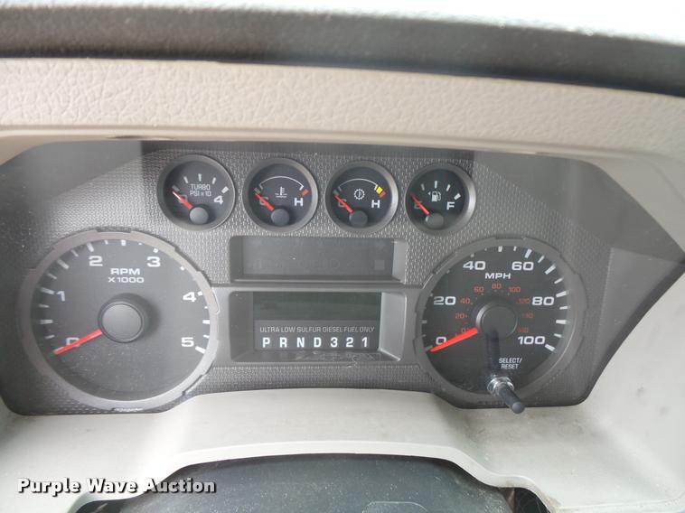 image for item DB8173 2009 Ford F550 Super Duty flatbed truck