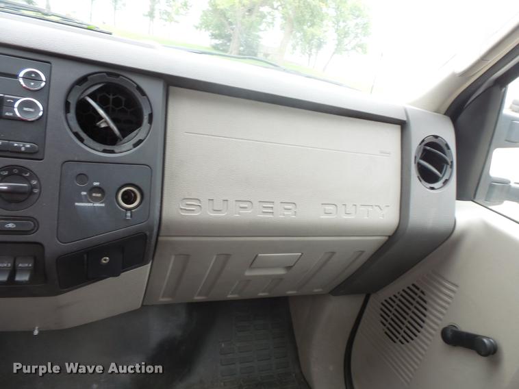 image for item DB8173 2009 Ford F550 Super Duty flatbed truck