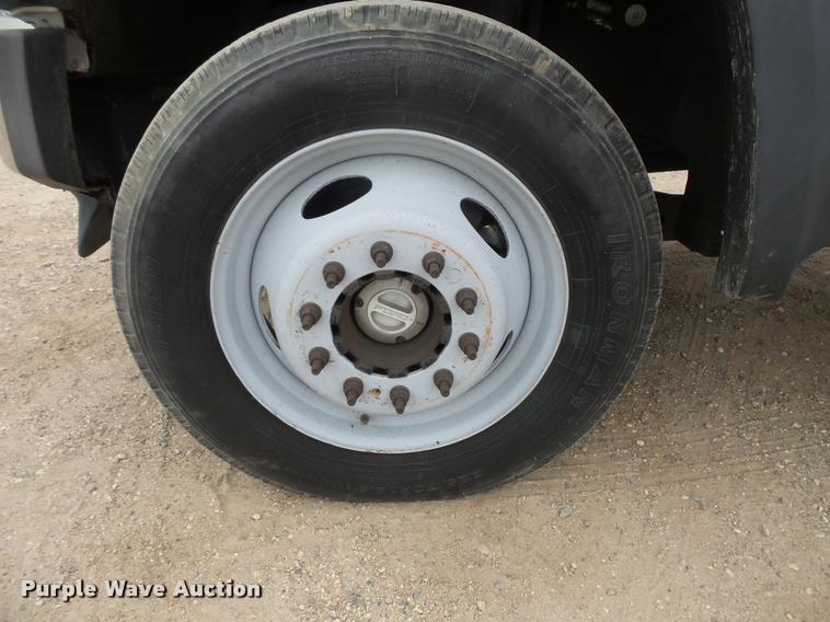 image for item DB8173 2009 Ford F550 Super Duty flatbed truck