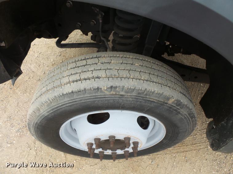 image for item DB8173 2009 Ford F550 Super Duty flatbed truck