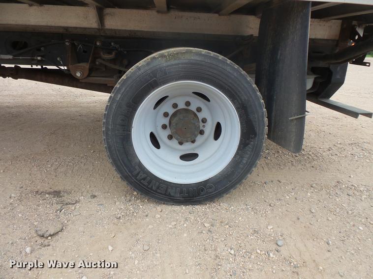image for item DB8173 2009 Ford F550 Super Duty flatbed truck