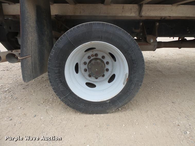 image for item DB8173 2009 Ford F550 Super Duty flatbed truck