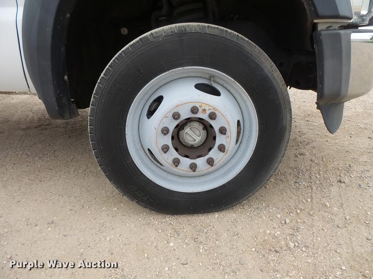 image for item DB8173 2009 Ford F550 Super Duty flatbed truck