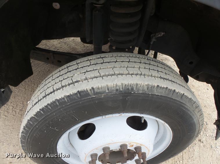 image for item DB8173 2009 Ford F550 Super Duty flatbed truck