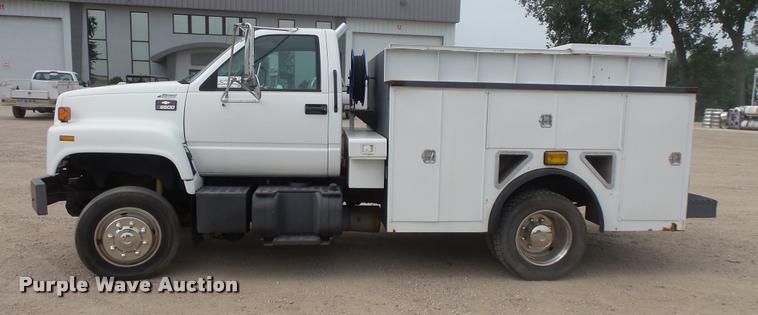 image for item DB8174 2001 Chevrolet C6500 service truck