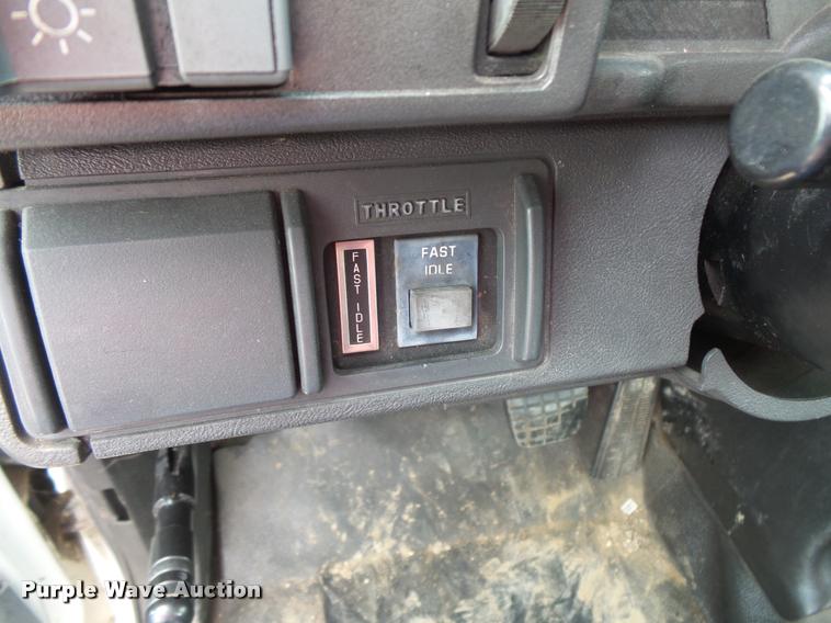 image for item DB8174 2001 Chevrolet C6500 service truck