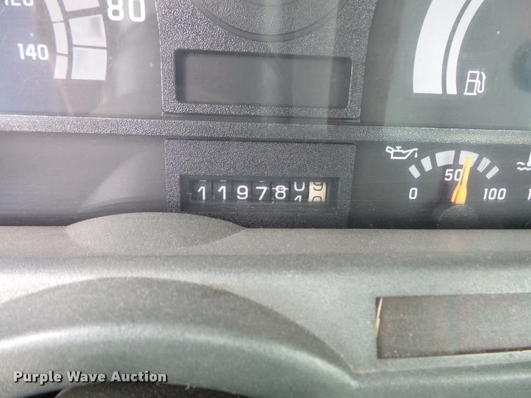 image for item DB8174 2001 Chevrolet C6500 service truck