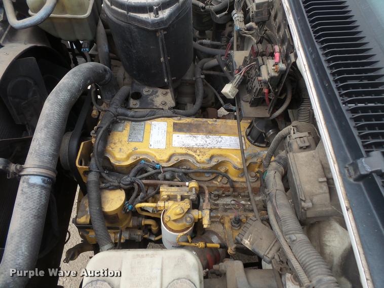 image for item DB8174 2001 Chevrolet C6500 service truck